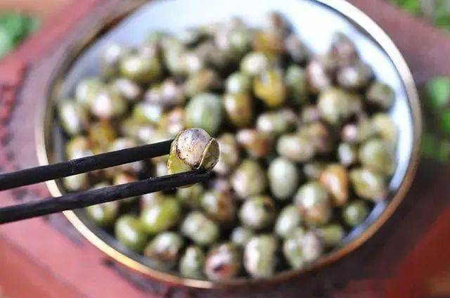 莲蓬|简单一炒比薯片还香！秋天抓紧吃！70、80后农村娃最爱的零食