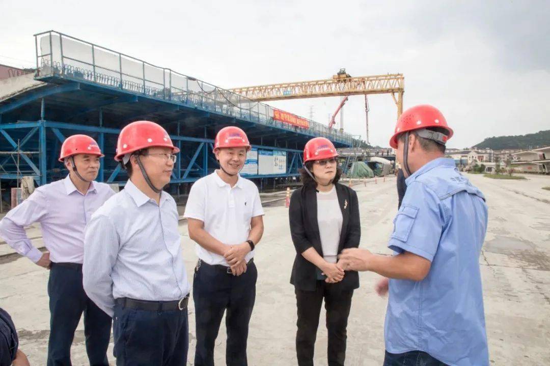 现场观摩椒江特大桥吴海瑜主席先后来到杭绍台铁路全线