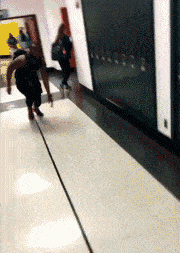 找抽系列这个凳子已经很久没人坐了这个跑步机也很久没人用了是时候让