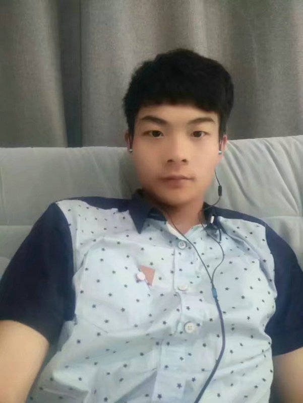 兄弟|童纬男 廖家伟给双胞胎兄弟歌手李青留下了深刻的印象