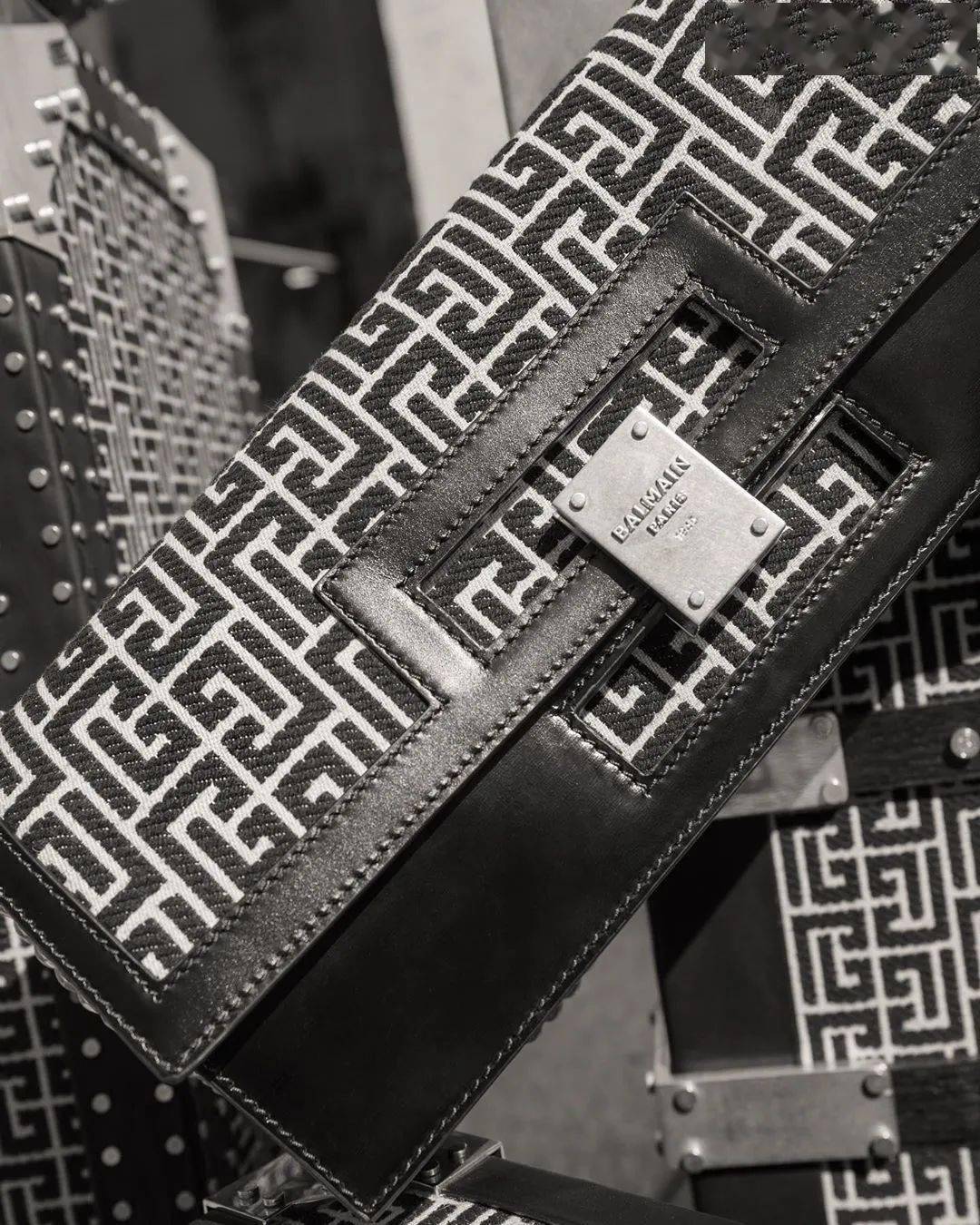 大牌|法国奢侈大牌 BALMAIN 推出全新印花设计!