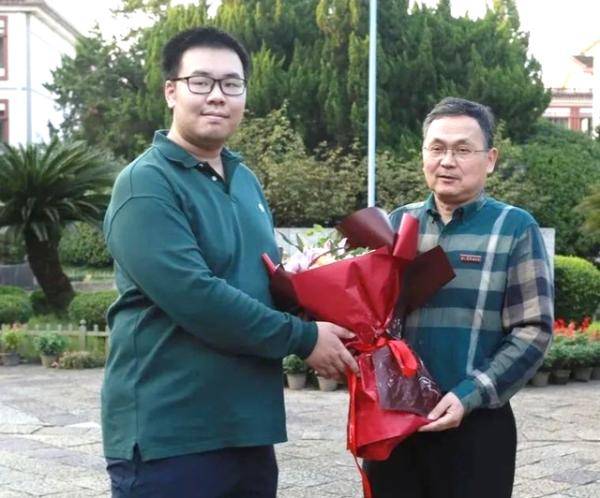 罗煜翔|厉害了！浙江这个中学收到北大贺信