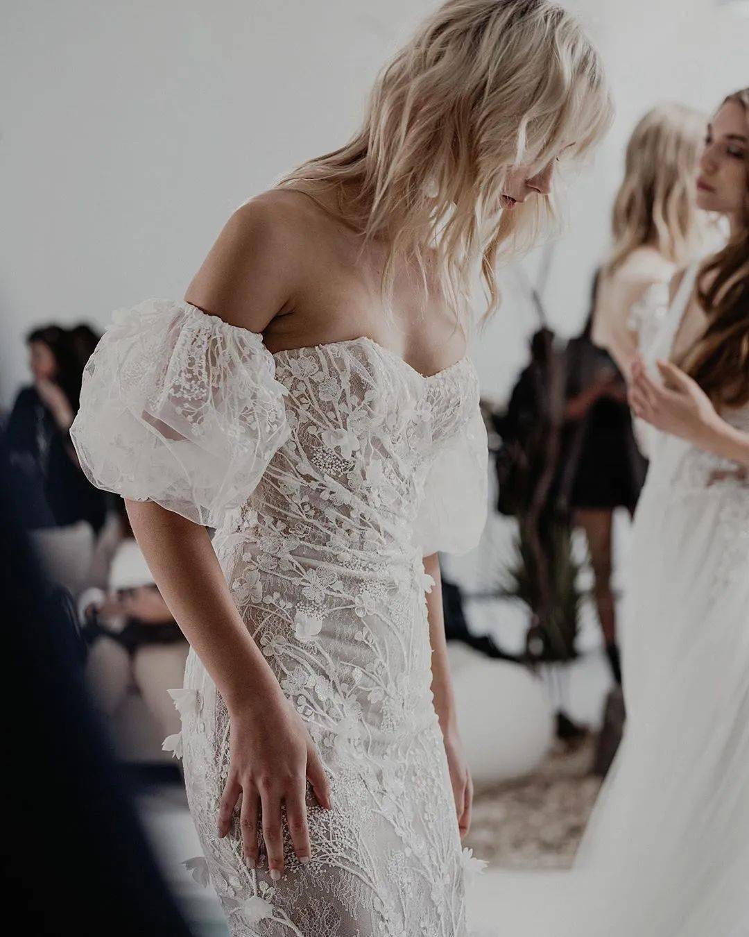 Lahav|一针一线还原维多利亚时期的典雅，世界顶级高定Galia Lahav的复古婚纱，美到词穷！