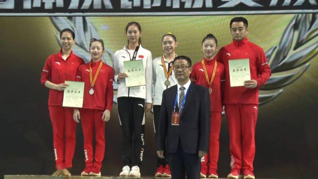 广东队刘婷婷夺全锦赛个人全能冠军_手机搜狐网