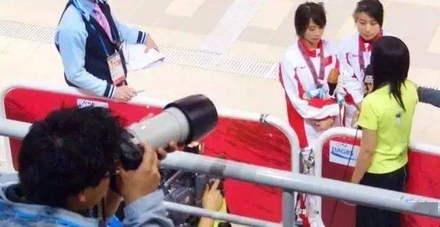 朱玲玲|郭晶晶戴5毛钱发圈、她的婆婆买200块裤子......豪门都过得这么“惨”吗？