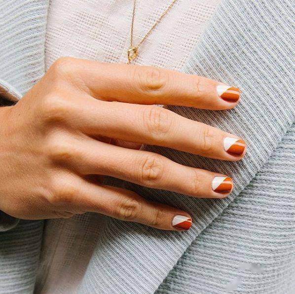 红色|今秋最流行的10款美甲：温柔又高级