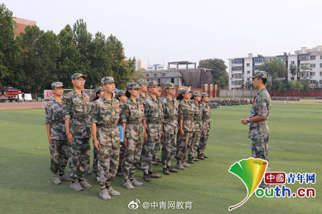 军训教官|画面太暖！00后大学生担任05后新生军训教官