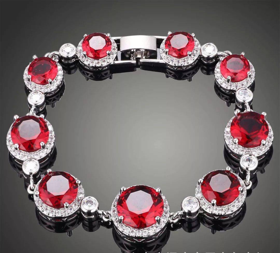 台面|台面越大，宝石不一定越值钱，便宜又显大的宝石很可能是陷阱……