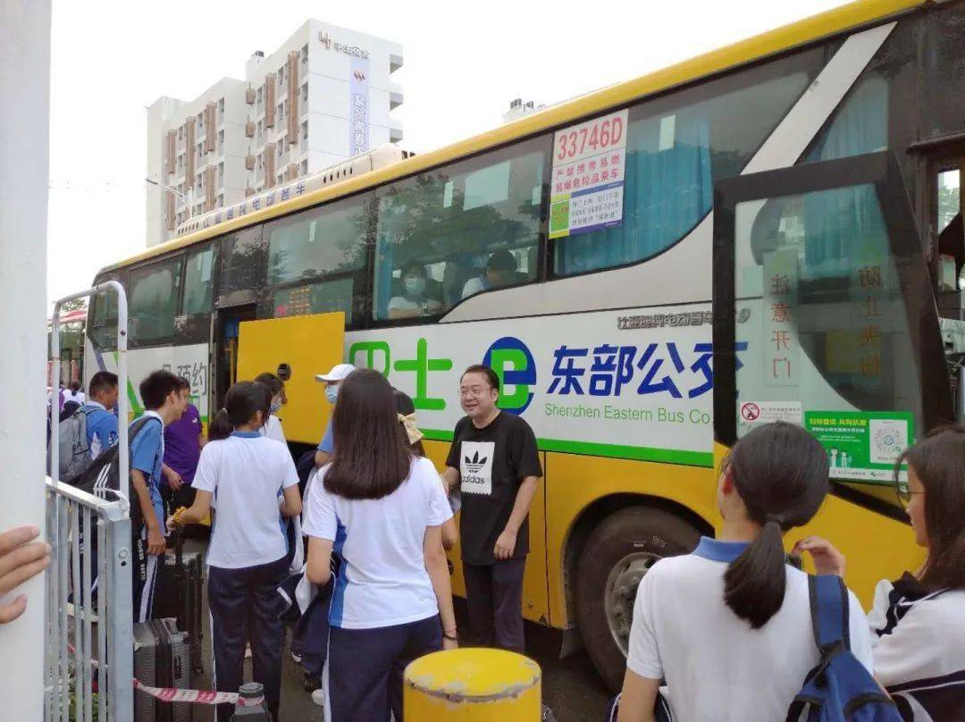 9月27日,东部公交e巴士运营中心,六分公司机关,创景车队来到深圳高级