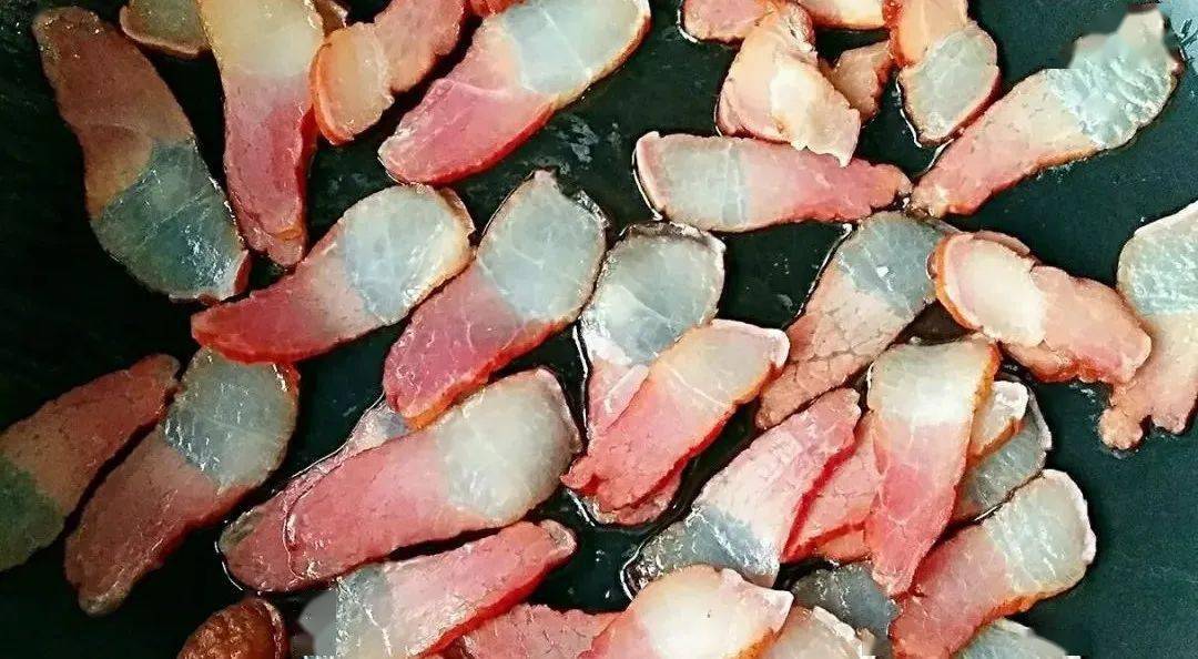 每年秋天這食材我都買10斤，放多久都不會壞，炒一炒香到鄰居找！ 熱愛美食 第5张