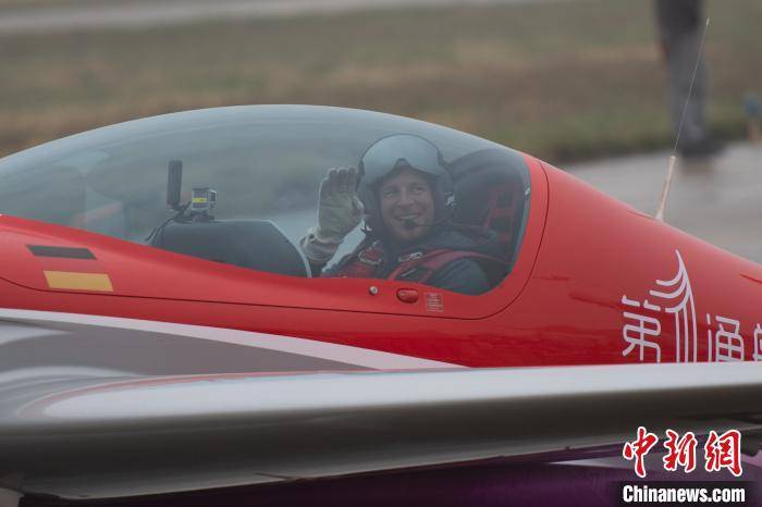 中外航空界“飞入”三晋大地 尧城（太原）国际