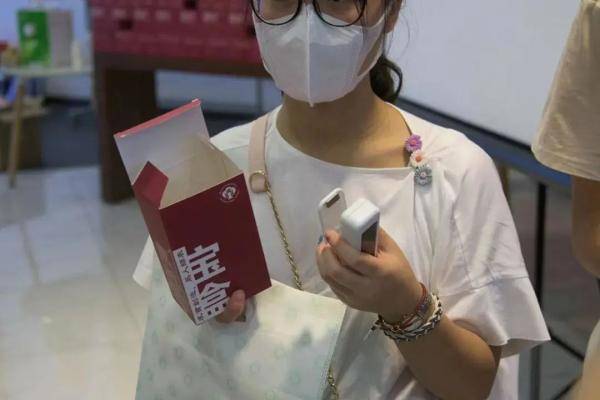 礼包|沪上这16所高校“萌新”礼包开箱！哪一款让你心动？