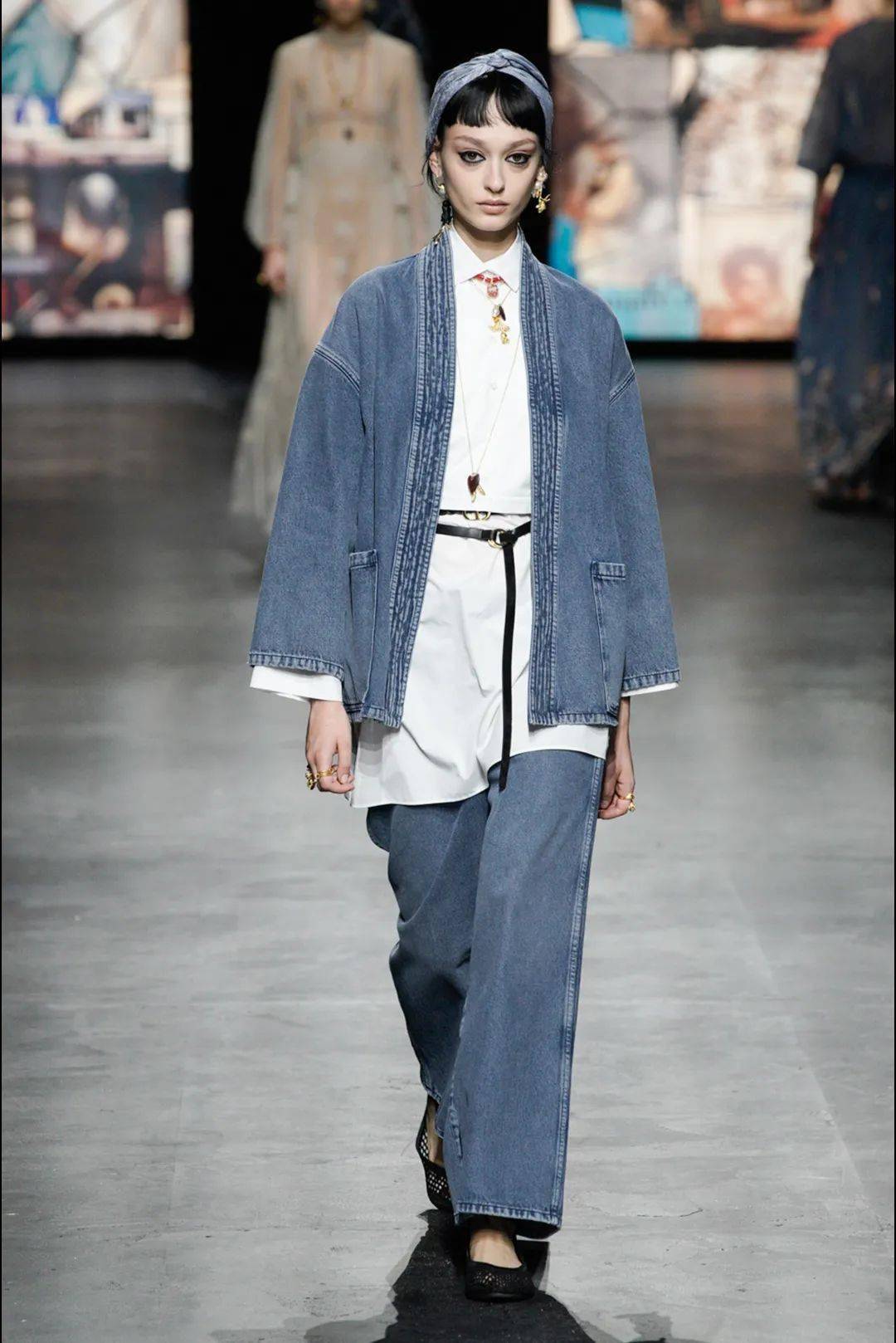 Lucia|让孟美岐、杨采钰都种草的美裙子 据说穿上它才更像“文化人”？