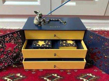 礼盒|大 牌 的 月 饼 长 啥 样 啊 ？