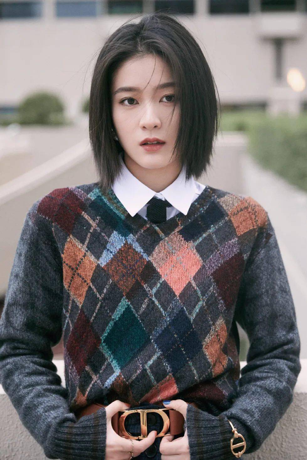 Lucia|让孟美岐、杨采钰都种草的美裙子 据说穿上它才更像“文化人”？