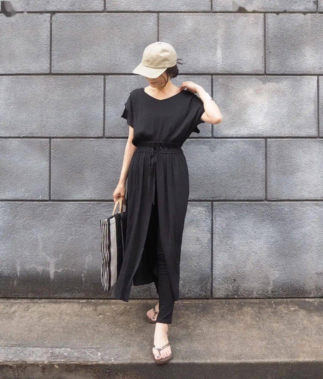 怎么搭配衣服才不热 96fb3ecfc9eb4db2af2c336e7b4a4eed.jpeg