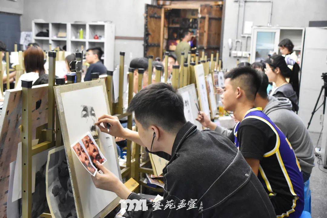 艺苑画室art 09-28 17:11 订阅 美术联考是美术类资格类考试,只有