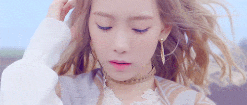 盲目跟风|换发型怕踩雷？拒绝盲目跟风，学会这3个技巧，超显气质还能“一键瘦脸”！