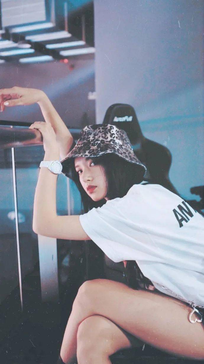 肌肤|精致的懒女孩儿是如何护肤的?程潇、吴昕为你解答!