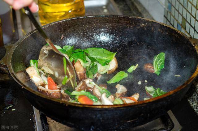 炒什么菜需要焯水 af592fe6fff248f796ae173b92897a0a.jpeg