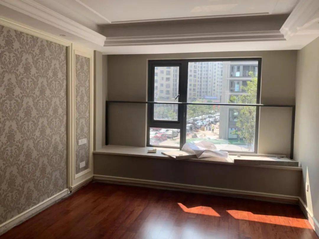 设计|满眼的复古治愈感，看设计师如何拯救精装猪肝红地板 | 颜青软装