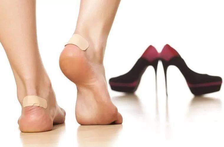 设计|跑步都可以穿的高跟鞋,舒适软弹内底、独家防磨设计,轻盈舒适,入手不后悔!
