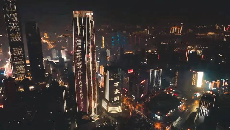 全长沙向上看,湖南经广901点亮城市之光!