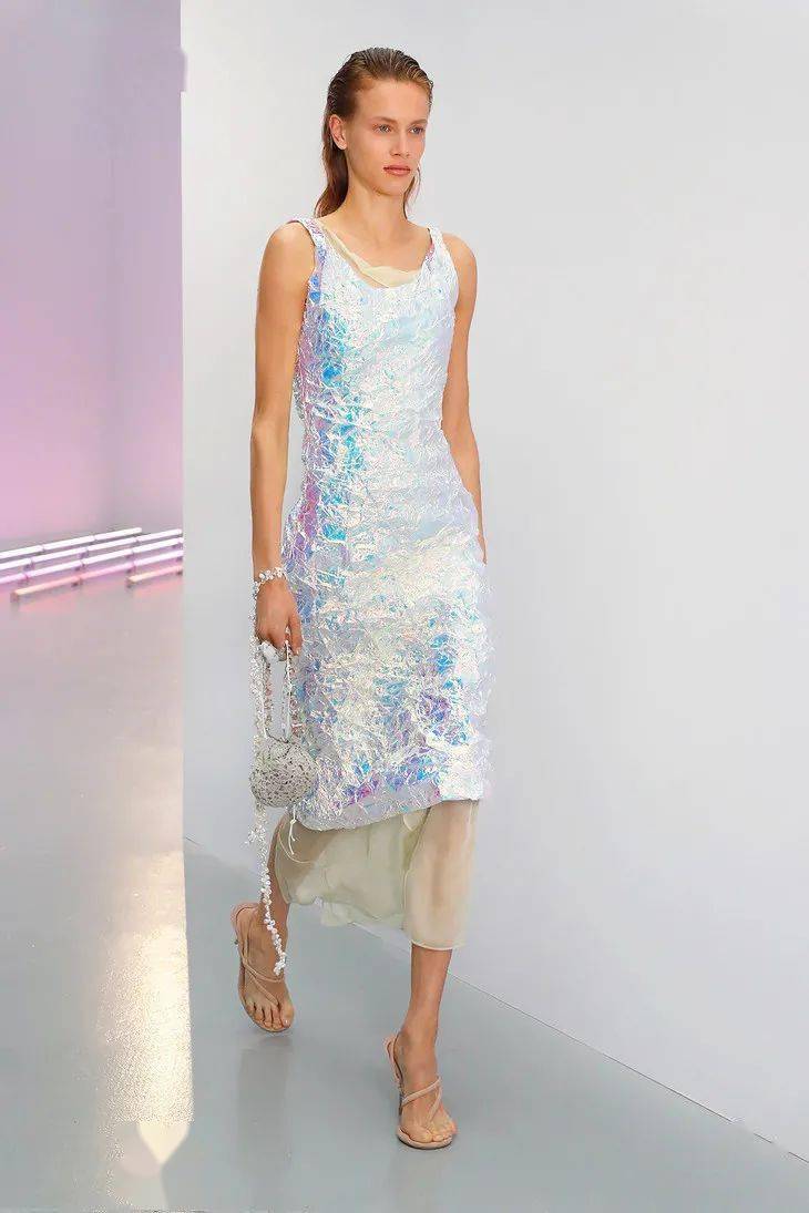 Lye|T型台 | 真·直播看秀，Balmain玩出花了