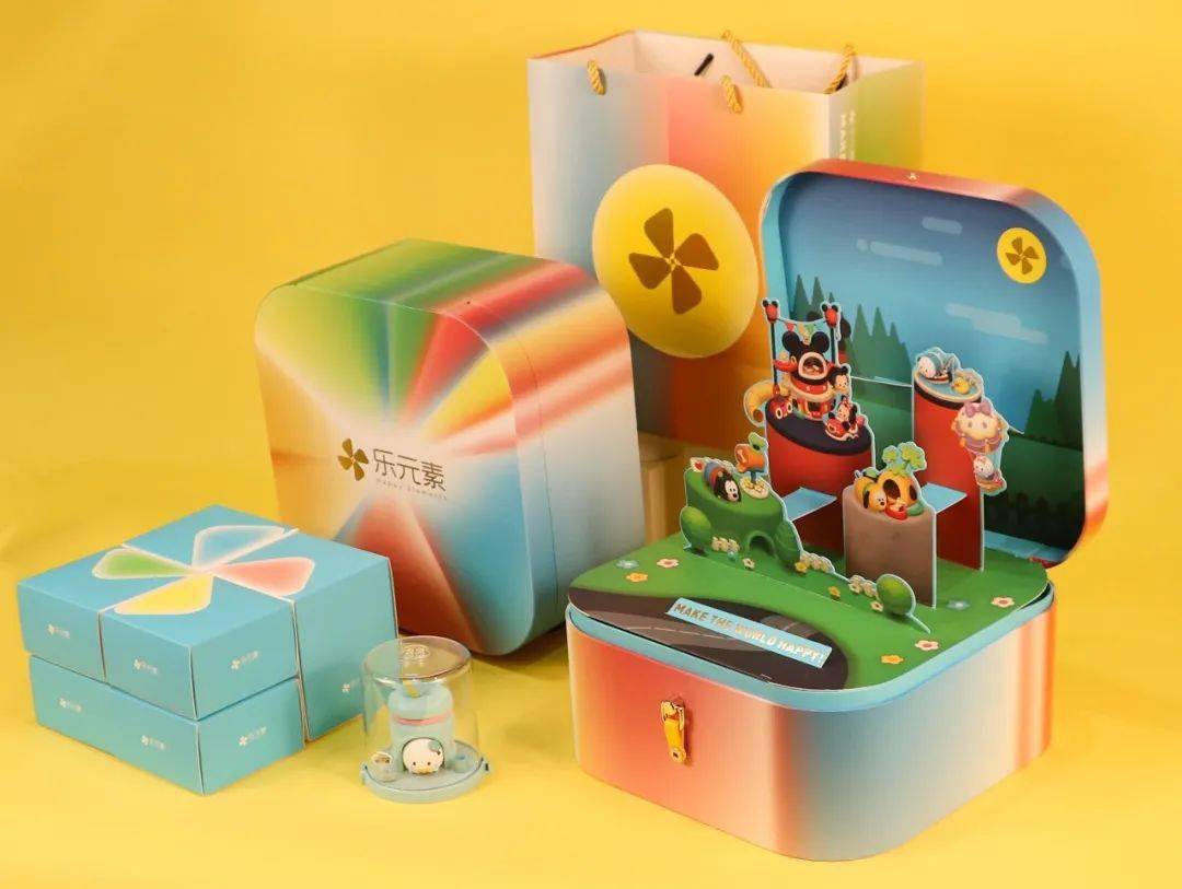 32 乐元素  乐元素的中秋礼盒以松松总动员游戏场景为灵感,设计得非常