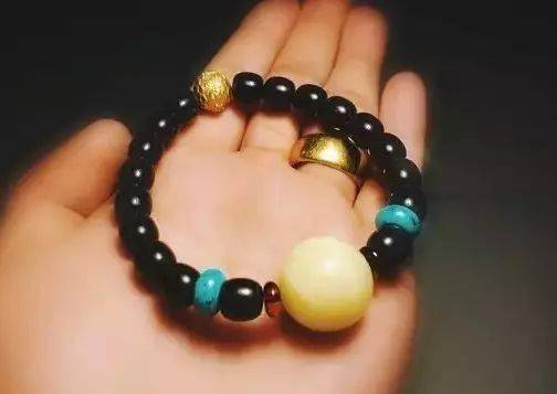 配饰|除了包浆，手串玩成这样才算高手！