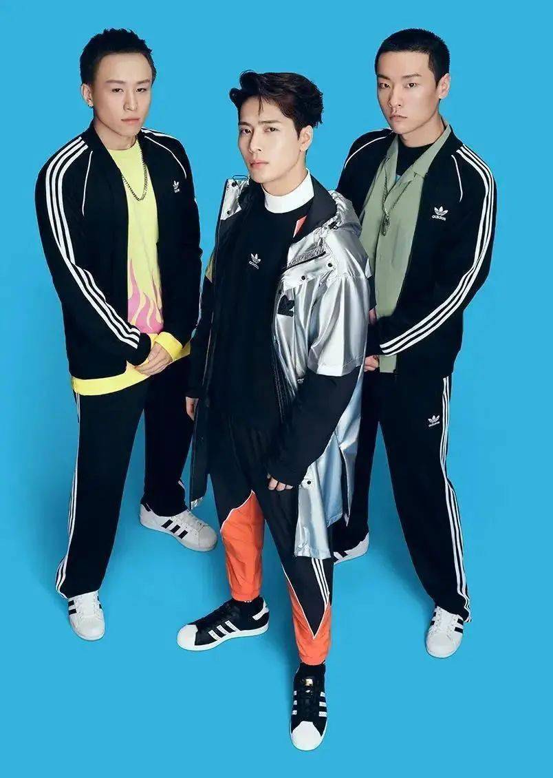 系列|adidas出了一个新LOGO