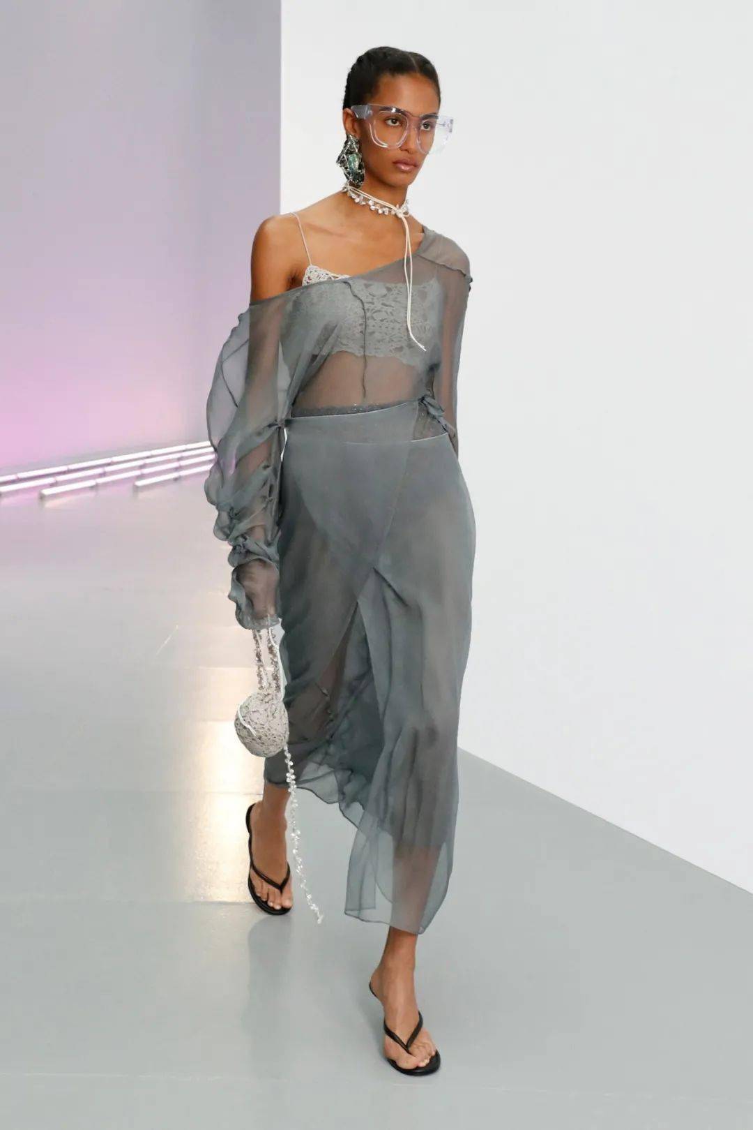 Brand|PrettyULSUM丨堵在路上的话，进来给自己找点事