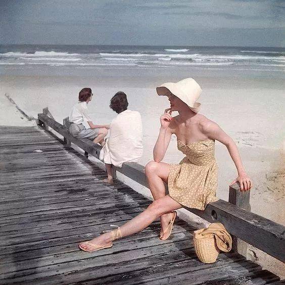 配饰|60年前的穿衣灵感,太实用