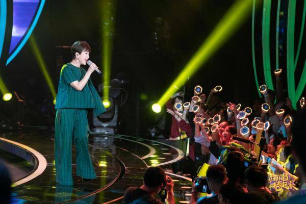 舞台|《嗨唱转起来》第二季首播收视三网第一逢五必嗨开启四季度嗨看新潮
