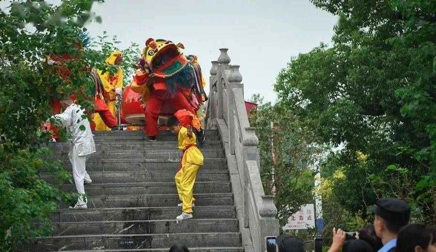 舞起来乐起来网友这是迟来的春节