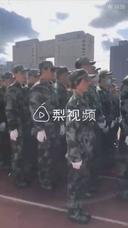 军训|这个方阵一出场，全场掌声响起来！