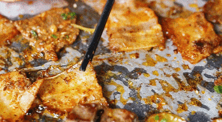 aaf1e462029148a28f2a4d25ea26c541.gif