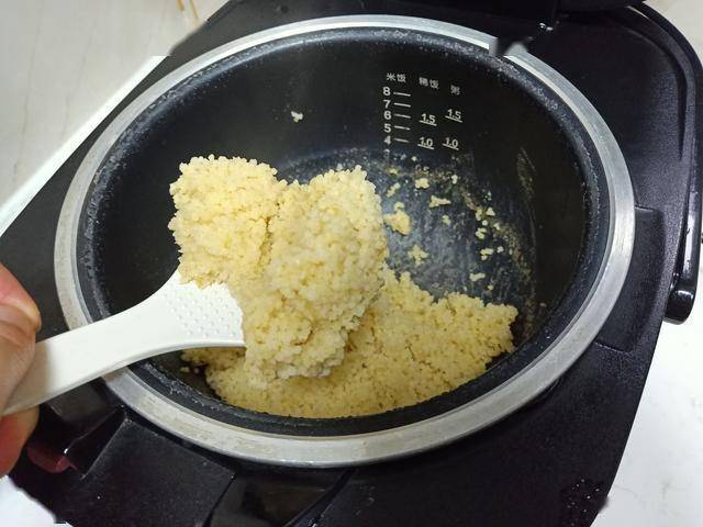 ae825d46379e4b05a96052bae43511bc.jpeg
