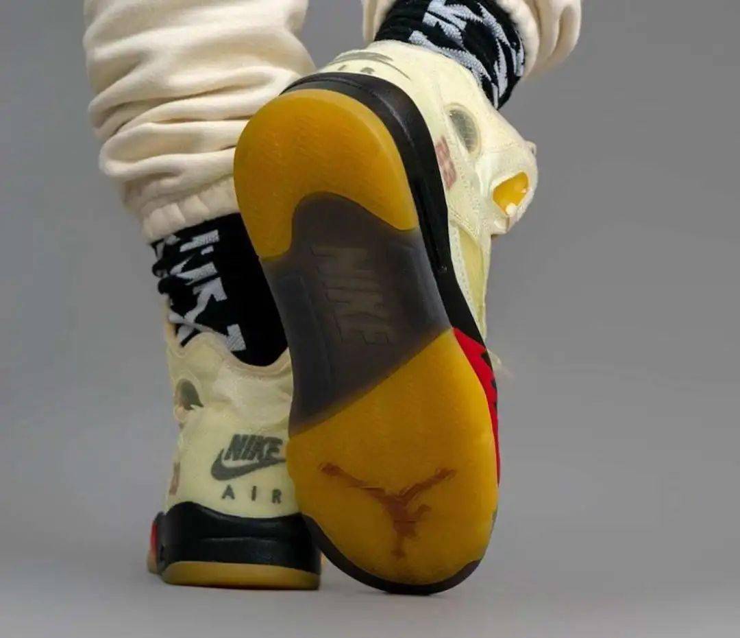 Off-White|500块钱,能否买一双 Nike × Off-White Rubber Dunk ?