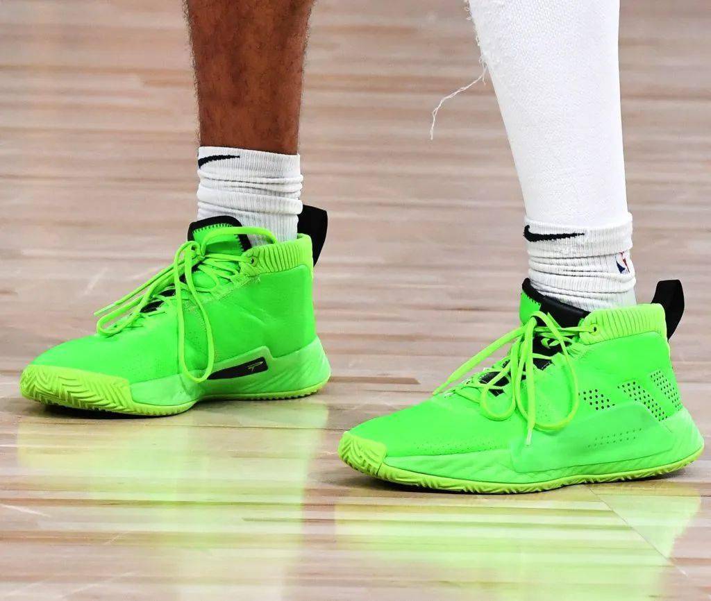 Waffle|侃鞋丨阿迪达斯的2020：惨痛之下，仍有光芒