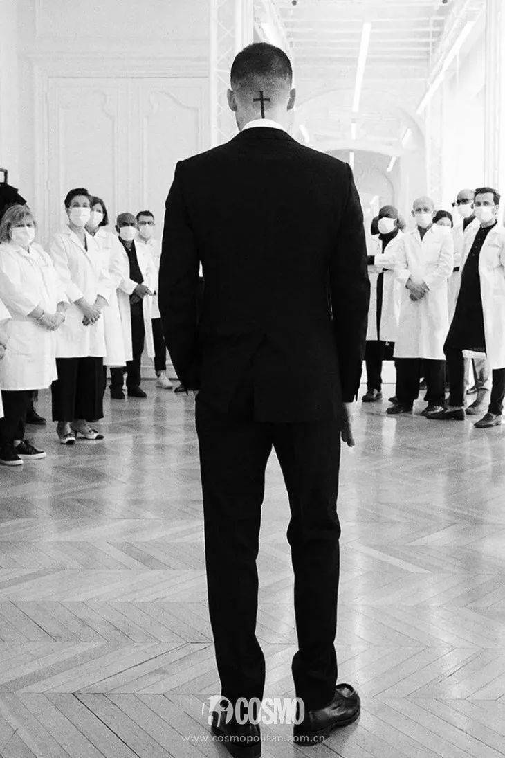 型台|T型台 | 当优雅遇上街头，GIVENCHY的路子有点野