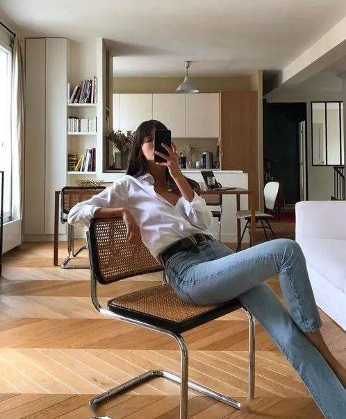 什么|穿衣搭配：外套里面穿什么？这3款基础内搭让你时髦整个秋天！