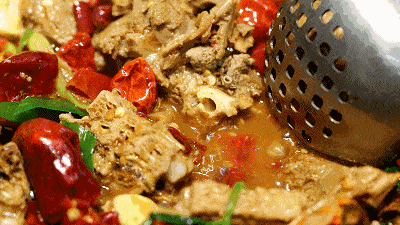 活动|1元吃烤鱼！1元喝啤酒！火爆全国的“小腰精”来唐河啦！