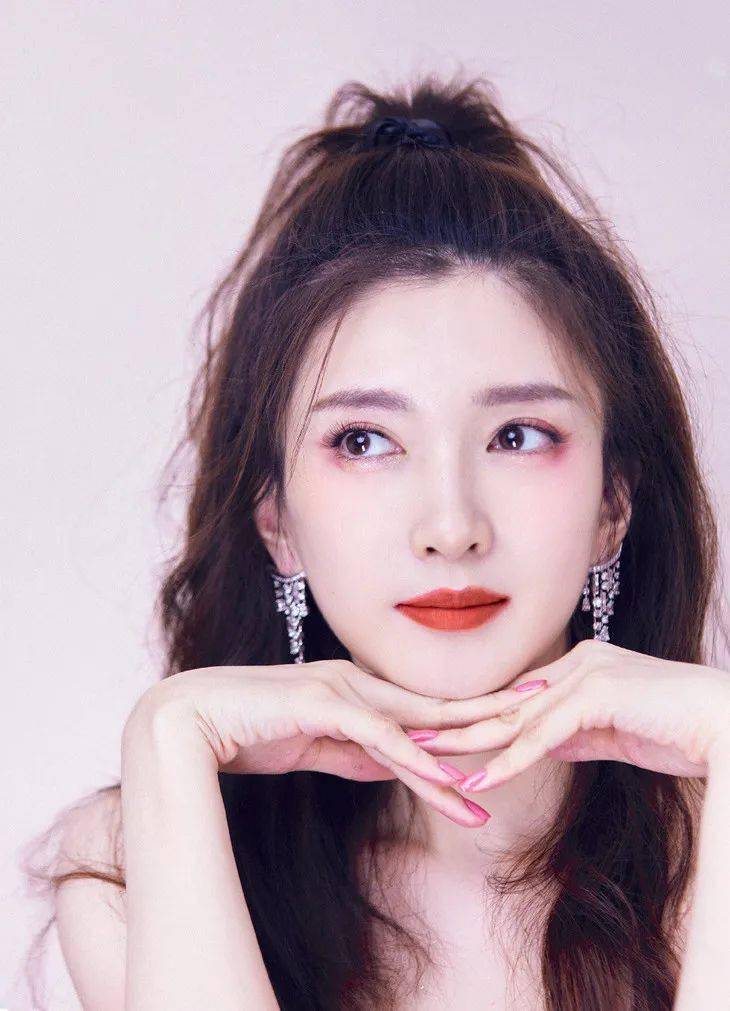 胡兵|美人计 | 看了毛戈平给胡兵画的减龄妆,我这头20年后再寄不迟