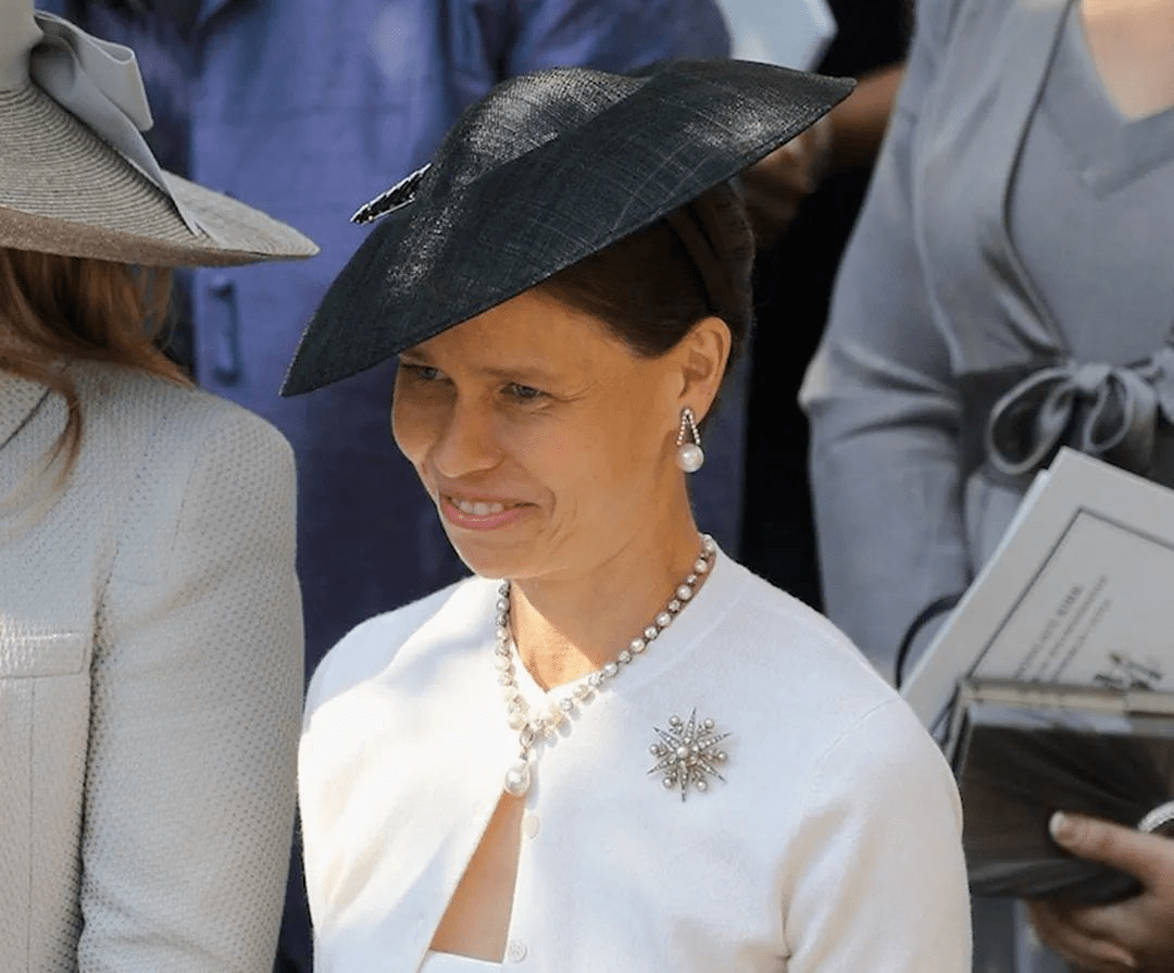 前夫|她是王室最“浪荡”公主，死后还遭前夫卖裸照！珠宝再多，也换不回圆满...