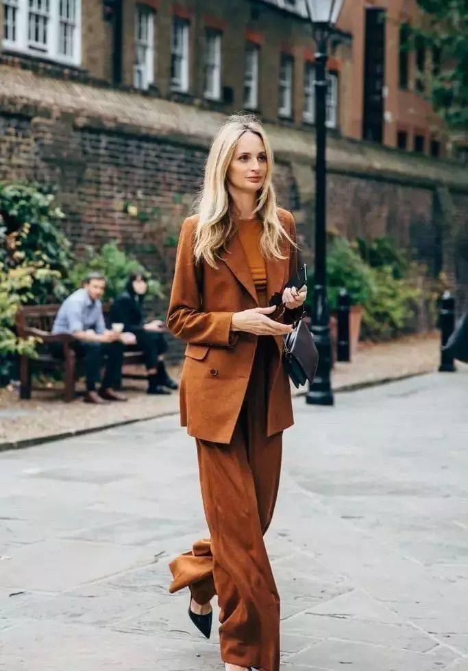 衬衫|焦糖色，秋冬最时髦的颜色！