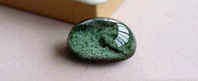 包某|＂我是公主！＂女公务员贪污307万只为买水晶！瞎买水晶，活该坐牢！