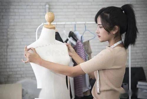 自学|做衣服可以无师自通吗？该如何自学缝纫呢？