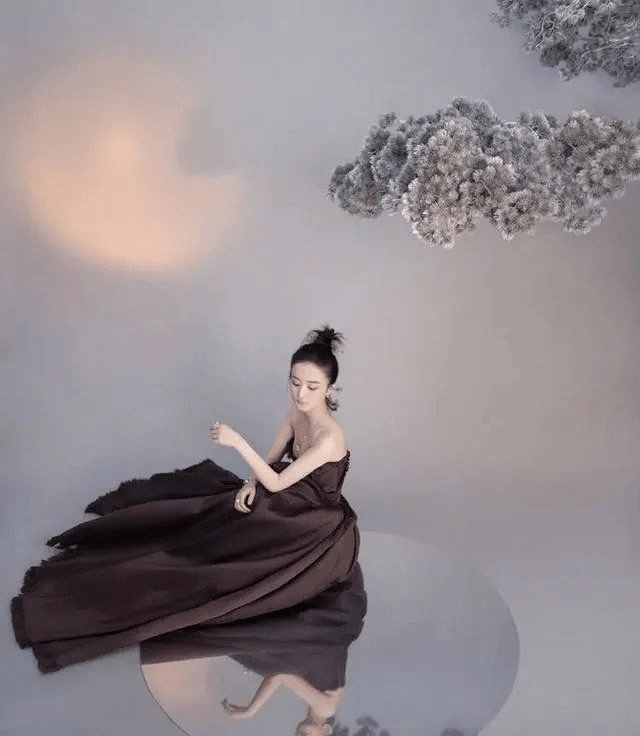 时尚|赵丽颖时尚大片来袭，秒变时尚辣妈展现真正东方美