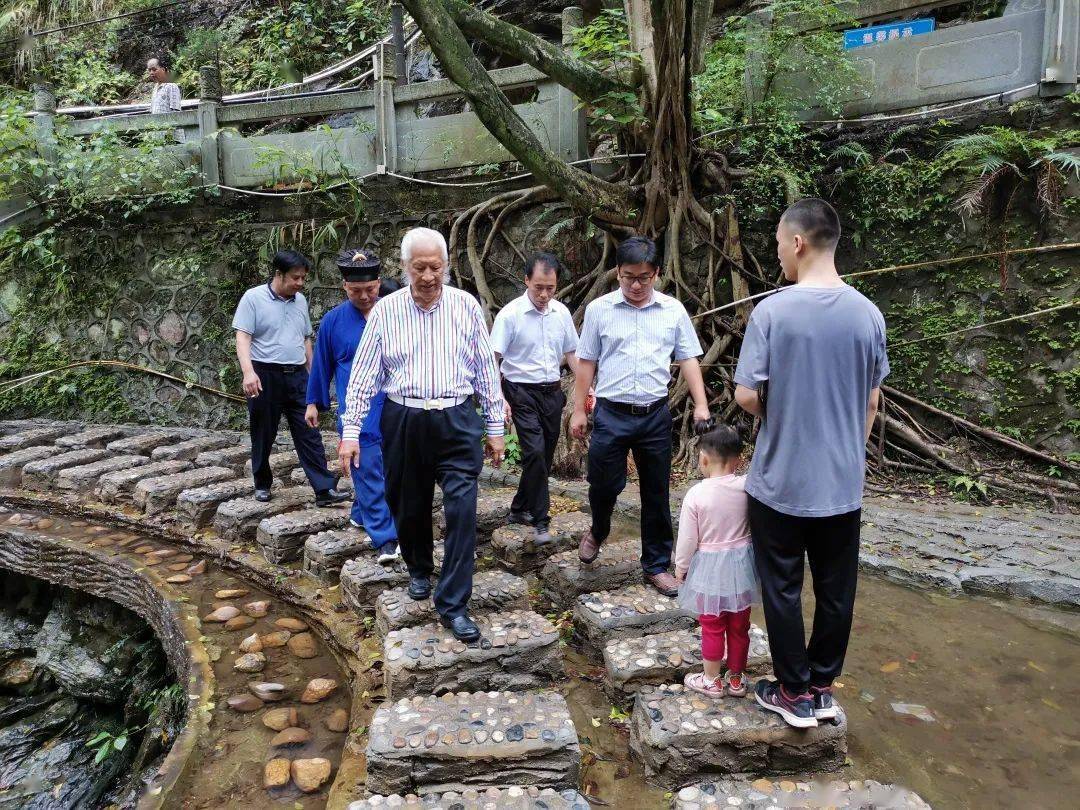 为梅州捐资超二千万!熊德龙:涯系客家人,转到屋夸好亲切_家乡